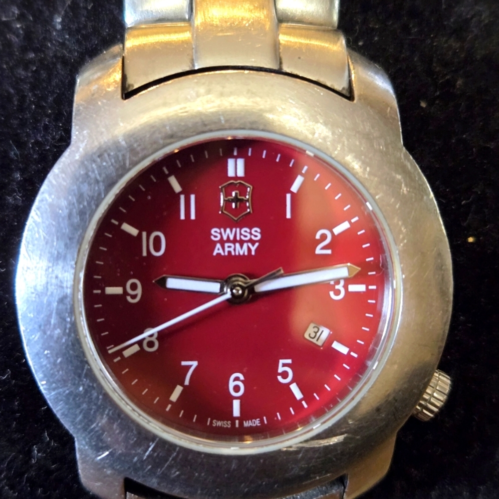 Swiss ArmyRed Dial Silver Band Watch